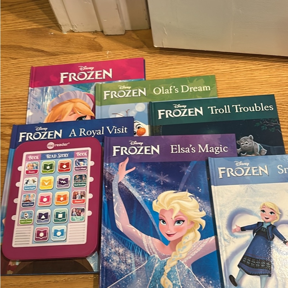 Disney Frozen Learning Books Set with Interactive Tablet - Purple, Blue, Green